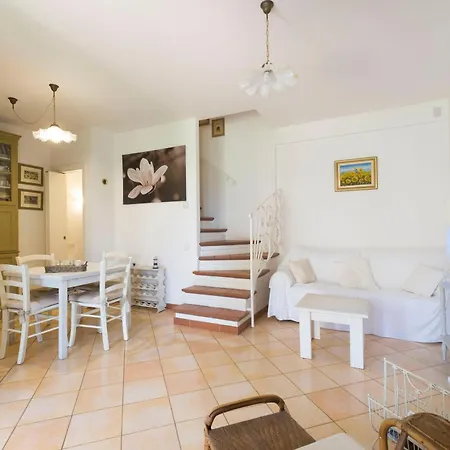 154 - Bellissima Villetta Bilocale Su Due Piani Con Portico E Giardino 150 Mt Dal Mare - Spiaggia White Beach Club Omaggio Dal Lun Al Ven Dal 24-08 アパート